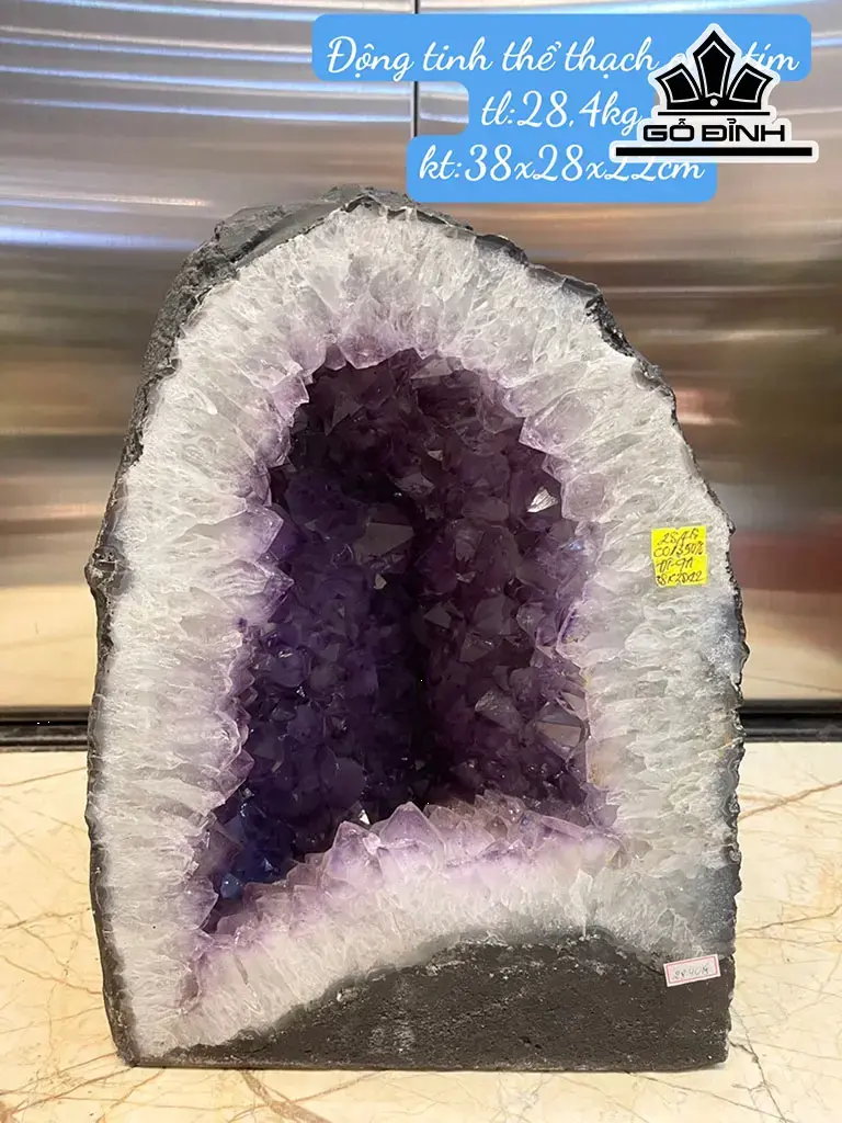 Động Tinh Thể Đá Thạch Anh Tím Cao 38 Ngang 28 Sâu 22 (cm) 28,4kg