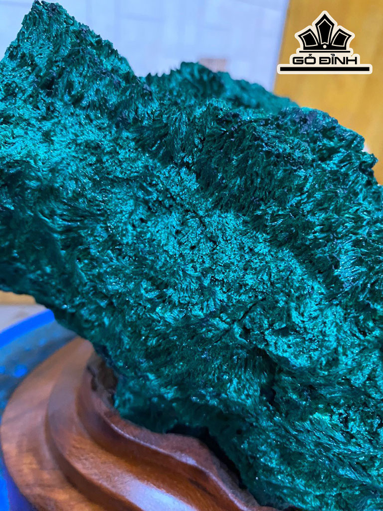 Tác Phẩm Đá Malachite Cao 20 Ngang 16 (cm) 4,8kg