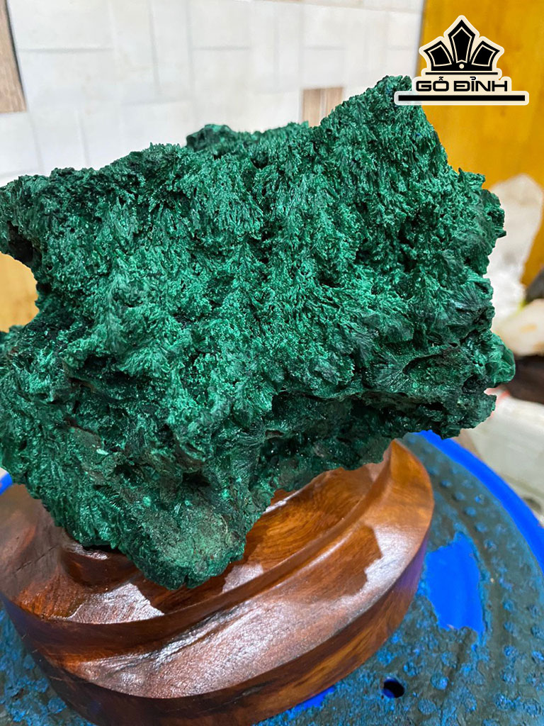 Tác Phẩm Đá Malachite Cao 20 Ngang 16 (cm) 4,8kg