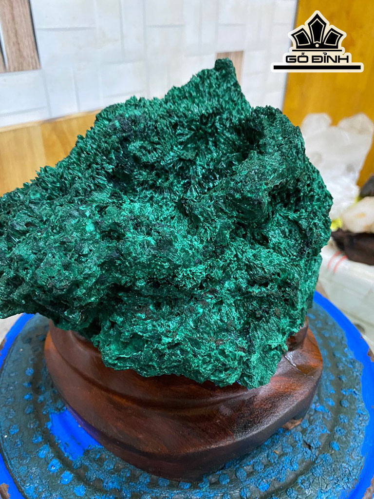 Tác Phẩm Đá Malachite Cao 20 Ngang 16 (cm) 4,8kg
