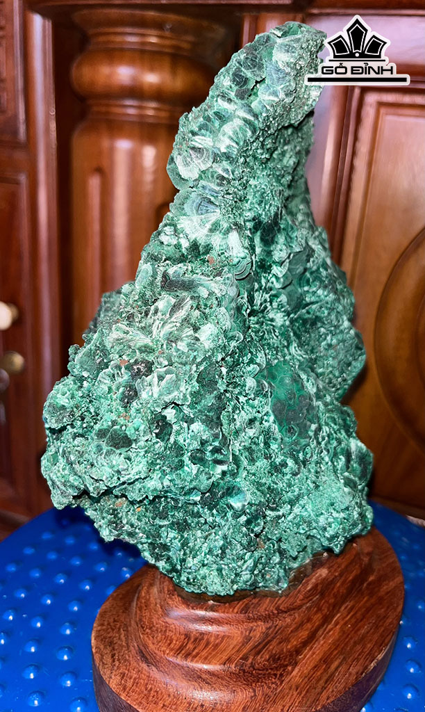 Tác Phẩm Đá Malachite Cao 21 Ngang 12 (cm) 2,4kg