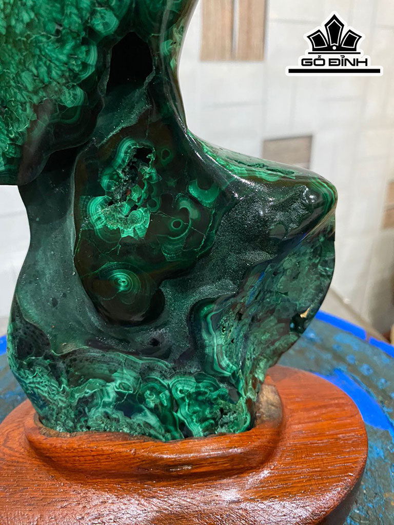 Tác Phẩm Đá Malachite Cao 22 (cm) 1,2kg