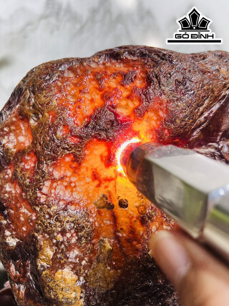 Tác Phẩm Đá Mã Não Cuội Đỏ Cao 28 Ngang 22 (cm) 7,4kg