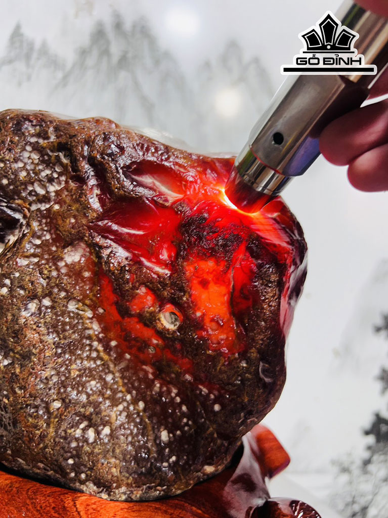 Tác Phẩm Đá Mã Não Cuội Đỏ Cao 28 Ngang 22 (cm) 7,4kg