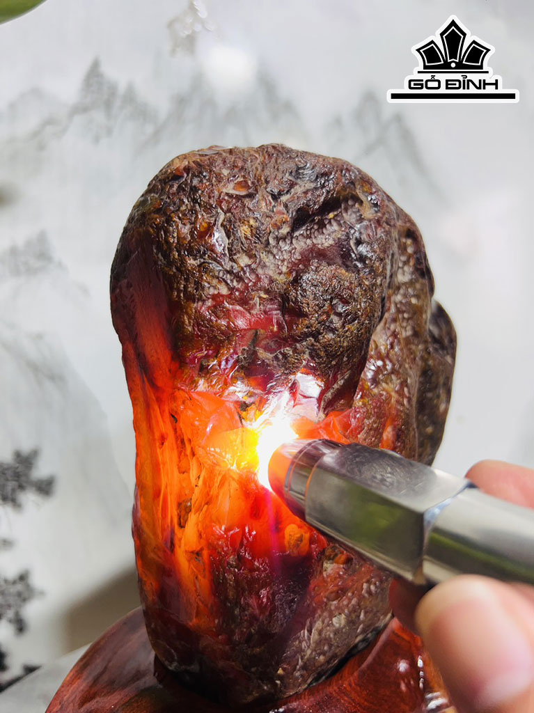 Tác Phẩm Đá Mã Não Cuội Đỏ Cao 28 Ngang 22 (cm) 7,4kg