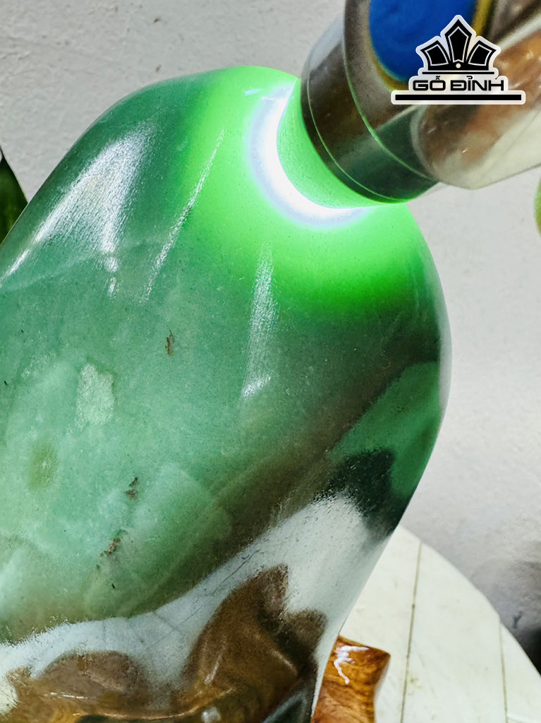 Tác Phẩm Đá Thạch Anh Xanh (Aven) Cao 29 Ngang 15 (cm) 4,5kg