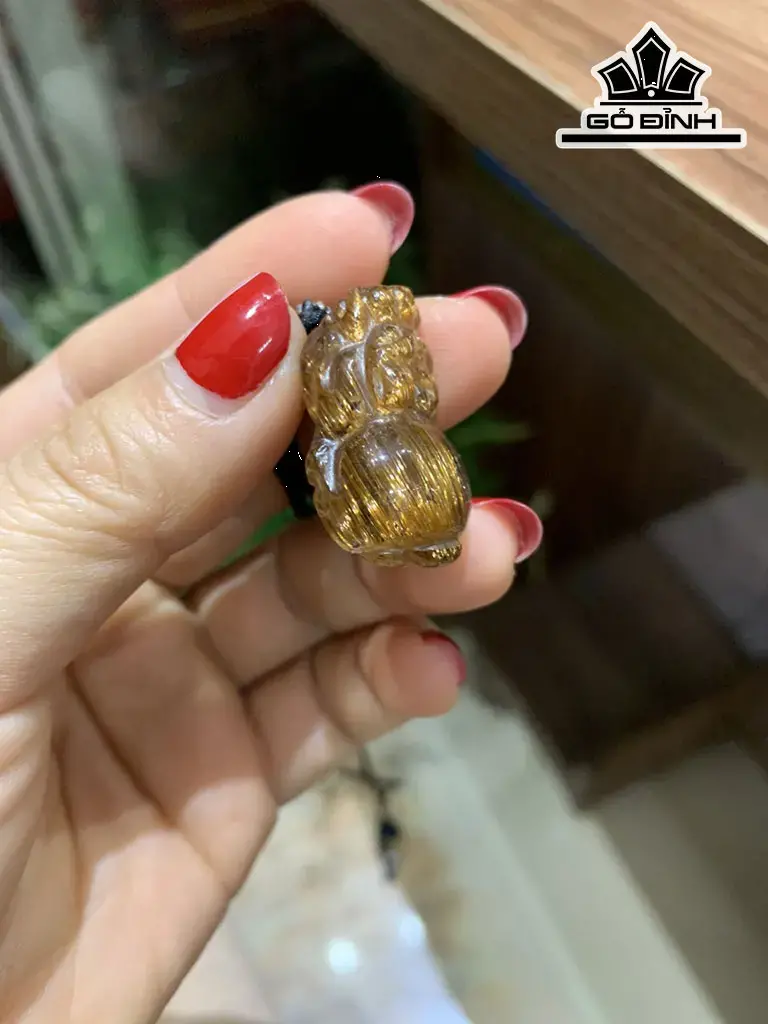 Mặt Dây Chuyền Tỳ Hưu Đá Thạch Anh Tóc Vàng Cao 28,5 Ngang 18,5 Sâu 13,3 (mm)