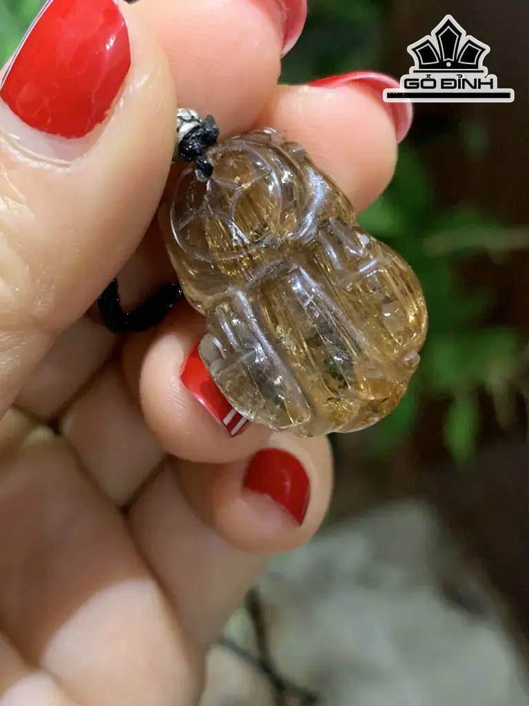 Mặt Dây Chuyền Tỳ Hưu Đá Thạch Anh Tóc Vàng Cao 28,5 Ngang 18,5 Sâu 13,3 (mm)