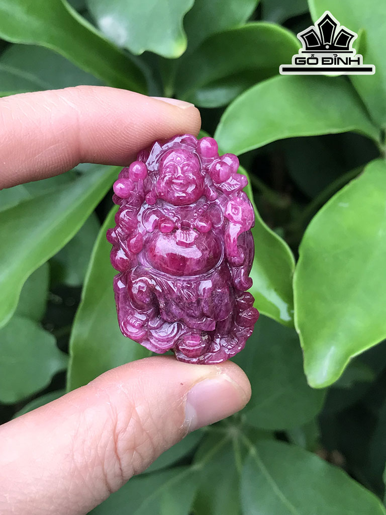 Mặt Dây Chuyền Di Lặc Đá Ruby Cao 4,3 Ngang 2,8 Sâu 0,95 (cm) 102,5cts