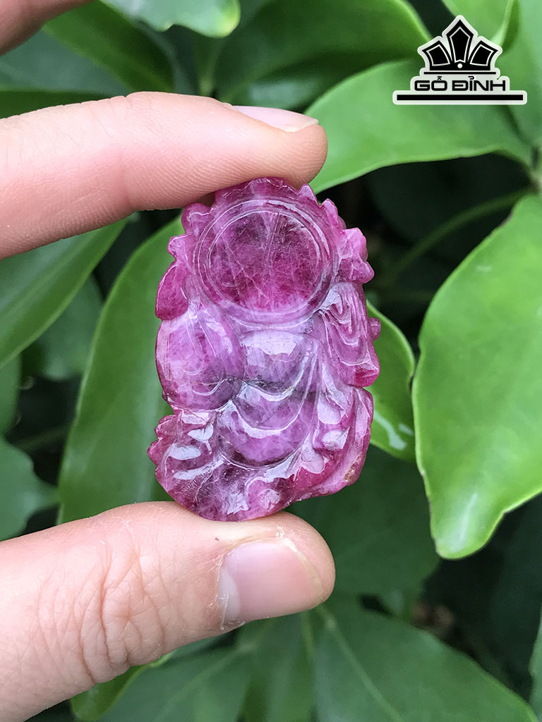 Mặt Dây Chuyền Di Lặc Đá Ruby Cao 4,3 Ngang 2,8 Sâu 0,95 (cm) 102,5cts