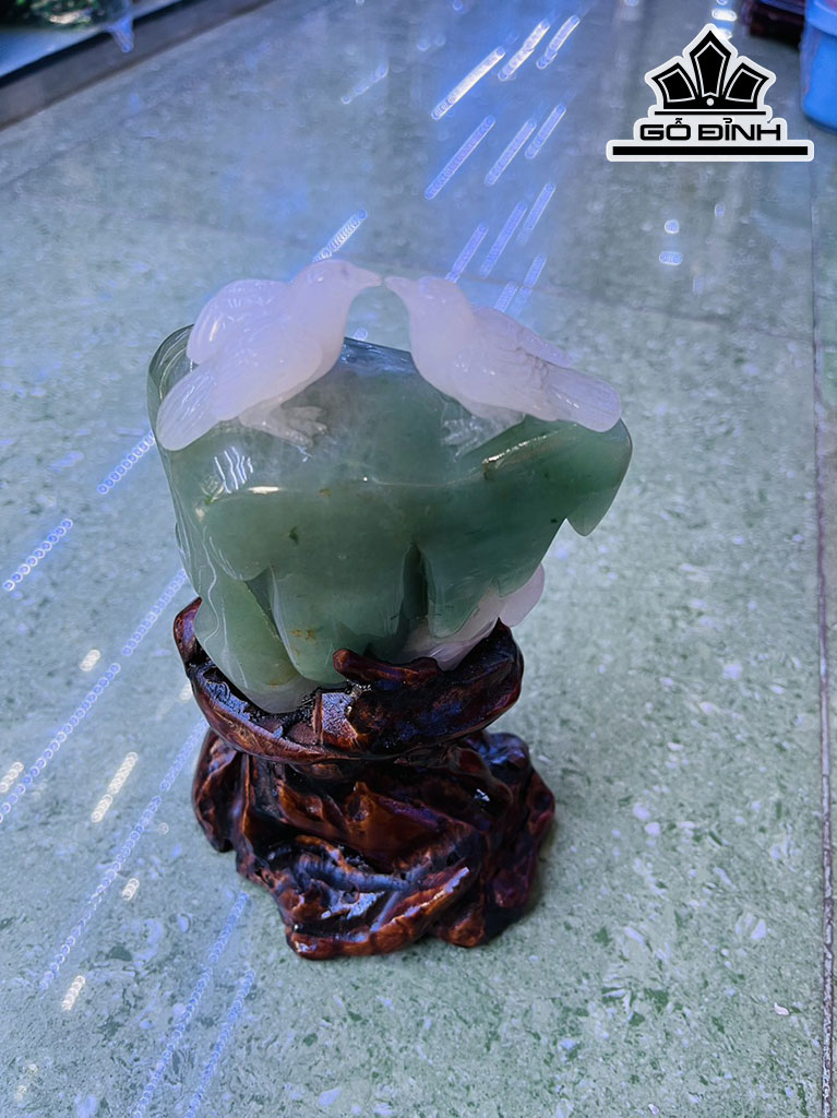 Tác Phẩm Đá Thạch Anh Trắng Xanh Cao 20 Ngang 10 (cm)  0,8kg