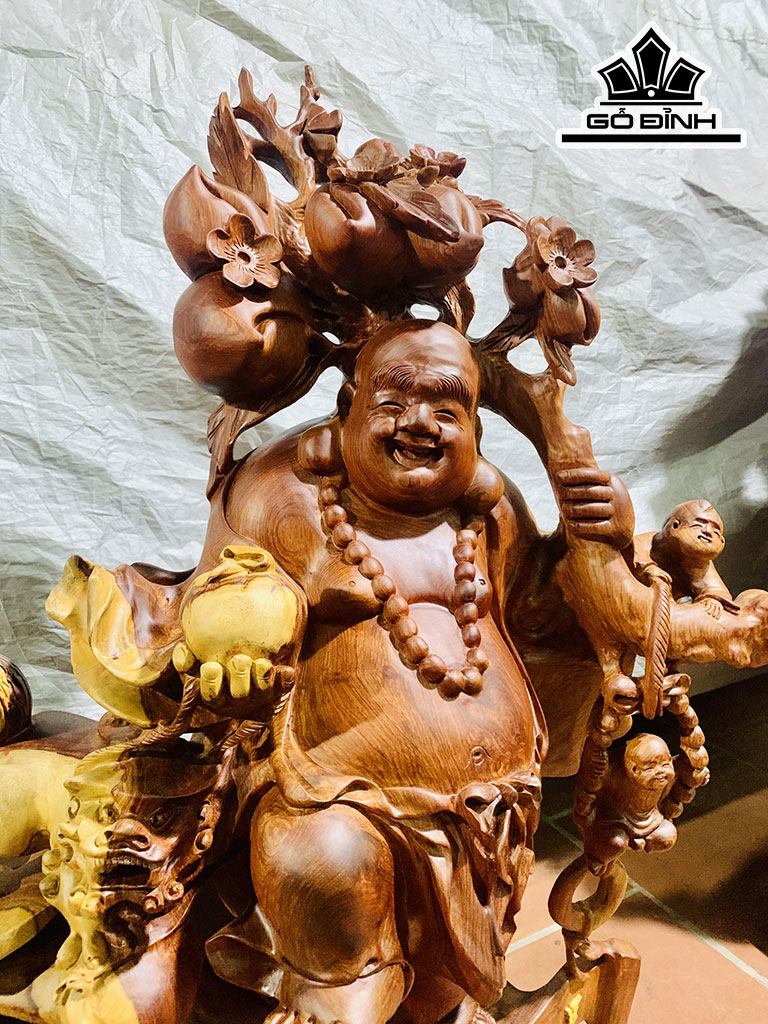 tuong-phat-di-lac-tam-phuc-vac-canh-dao-go-huong-cao-90-ngang-56-sau-36-cm-432305