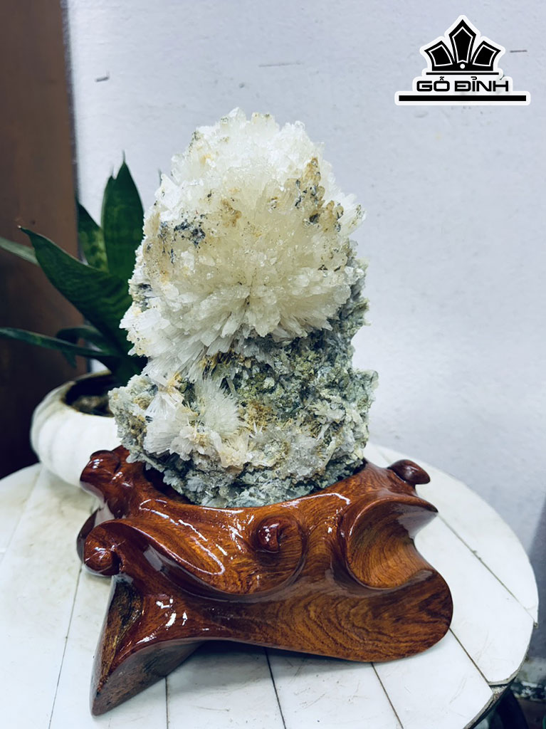 Bông Hoa Ưu Đàm Đá Trầm Tích Cao 27 Ngang 15 (cm) 4,5kg