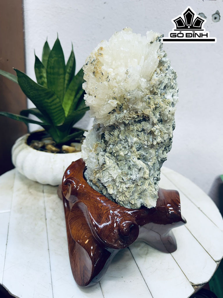 Bông Hoa Ưu Đàm Đá Trầm Tích Cao 27 Ngang 15 (cm) 4,5kg