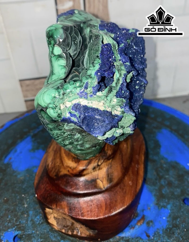 Tác Phẩm Đá Azurite Cao 15 (cm) 1kg