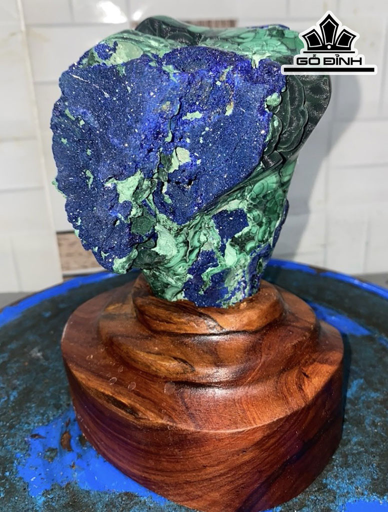 Tác Phẩm Đá Azurite Cao 15 (cm) 1kg