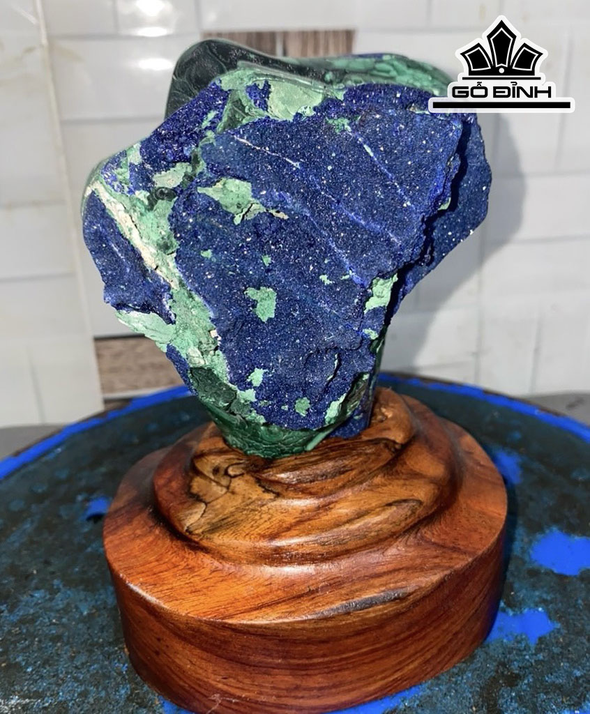 Tác Phẩm Đá Azurite Cao 15 (cm) 1kg