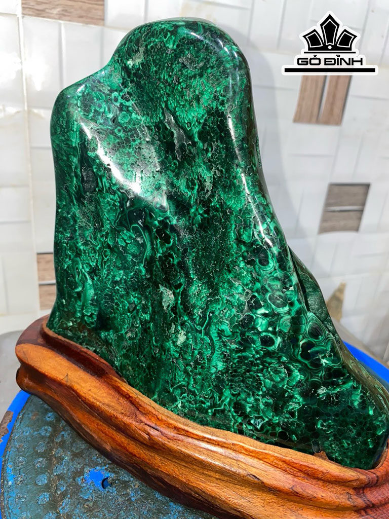 Tác Phẩm Đá Malachite Cao 22 (cm) 3,2kg