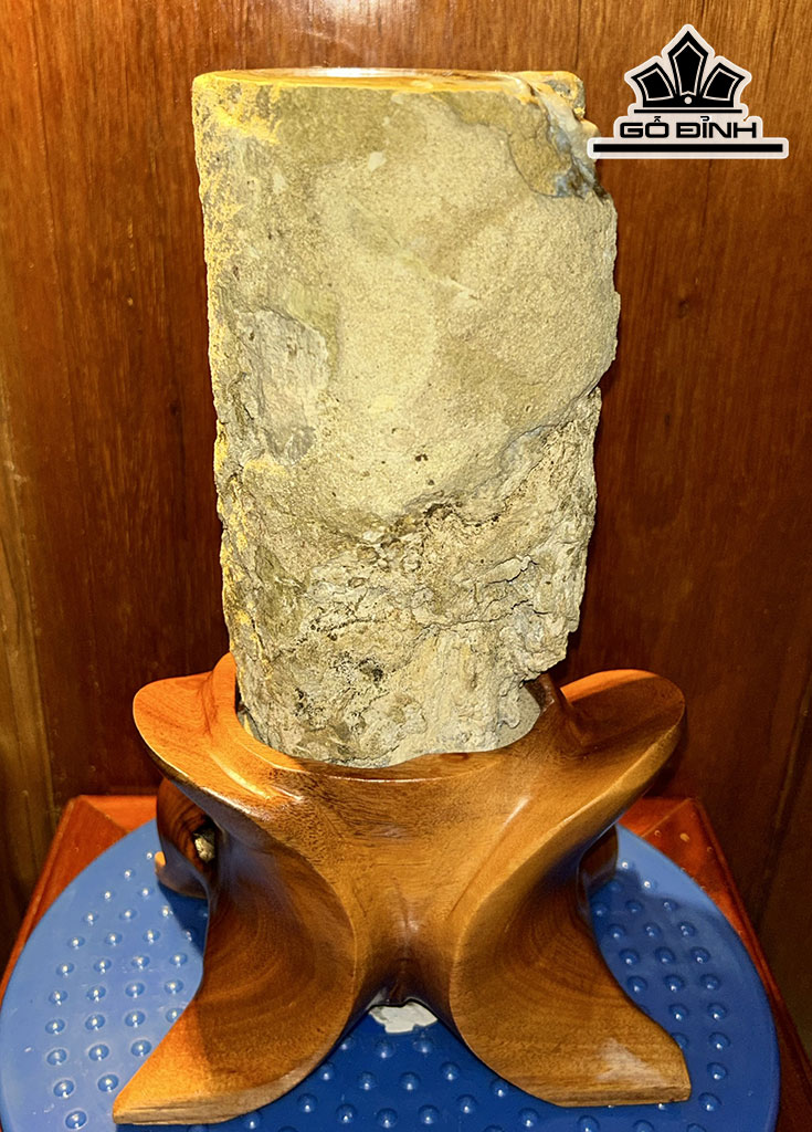Tác Phẩm Gỗ Hóa Ngọc Cao 38 (cm) 3,4kg
