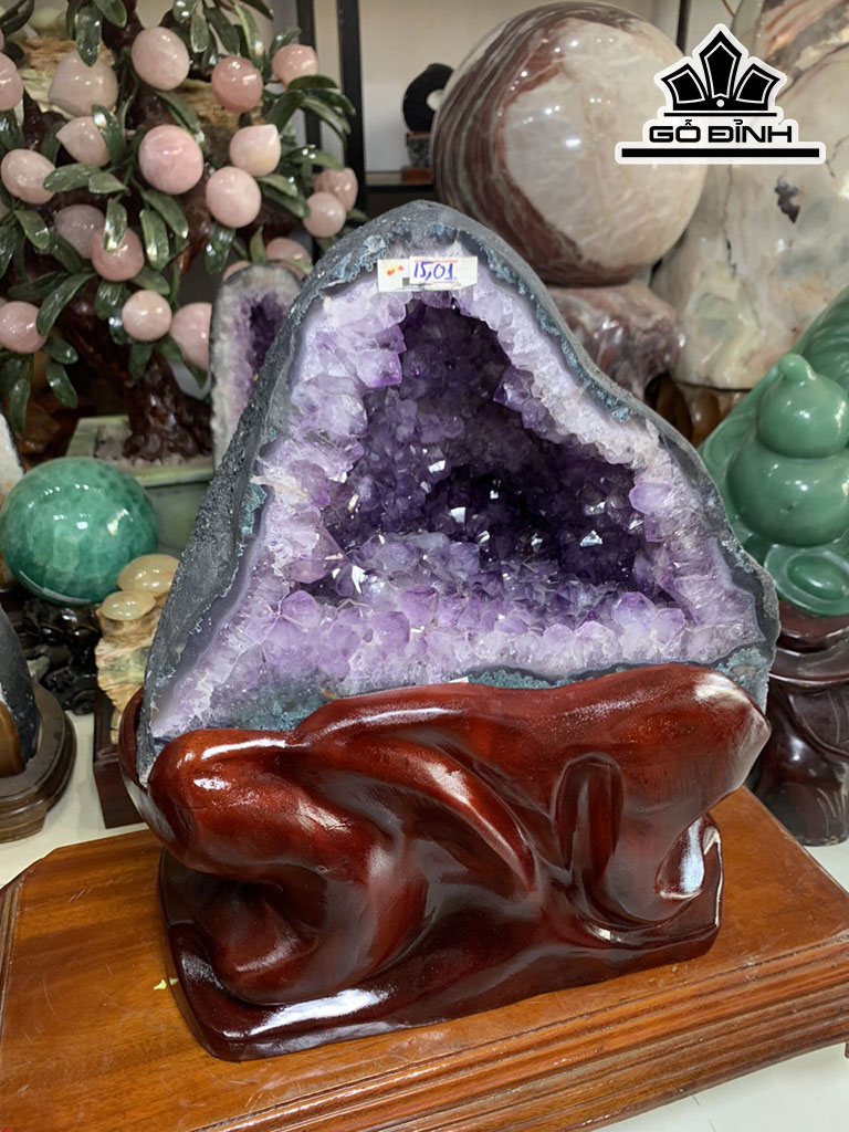 Động Đá Thạch Anh Tím Cao 41 Ngang 31 Sâu 18,5 (cm) 22kg ( Riêng Đá 15kg)