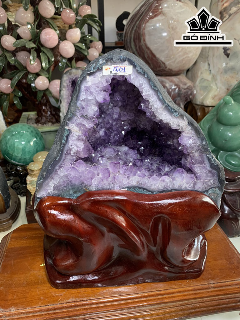 Động Đá Thạch Anh Tím Cao 41 Ngang 31 Sâu 18,5 (cm) 22kg ( Riêng Đá 15kg)
