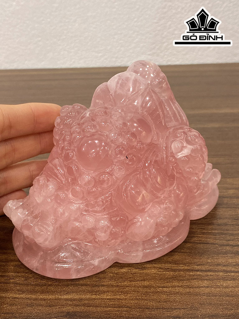 Cóc Ba Chân Thiềm Thừ Tài Bảo Đá Thạch Anh Hồng 890g