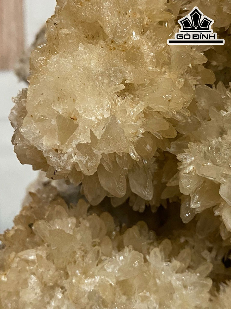 Tác Phẩm Đá Calcite Cao 21 (cm) 2,5kg