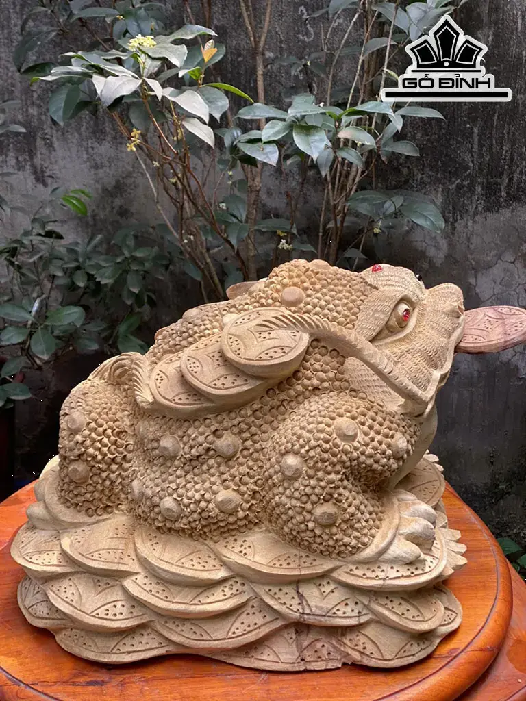 tuong-thiem-thu-go-xa-xi-cao-26-ngang-33-sau-38-cm-434317