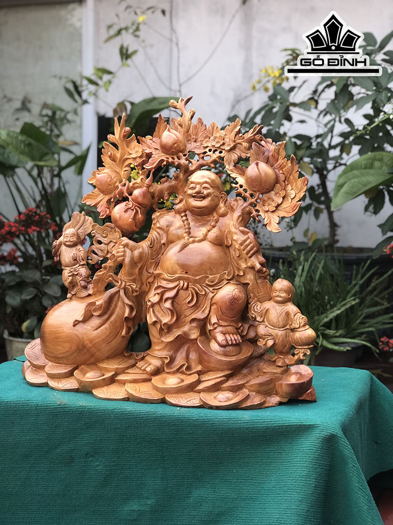 tuong-phat-di-lac-nhi-phuc-vac-dao-go-huong-cao-61-ngang-65-sau-28-cm-434598