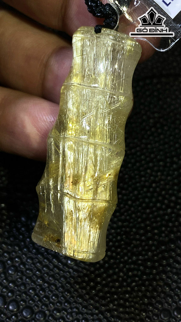 Mặt Dây Chuyền Đốt Trúc Đá Thạch Anh Tóc Vàng Cao 49,74 Ngang 19,94 Sâu 13,86 (mm) 122,25cts