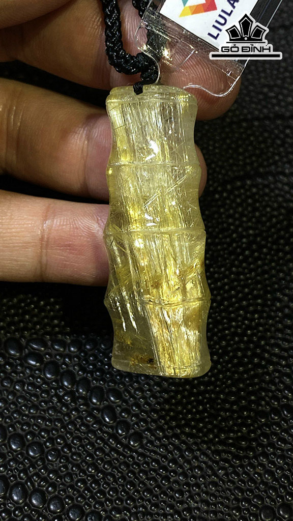 Mặt Dây Chuyền Đốt Trúc Đá Thạch Anh Tóc Vàng Cao 49,74 Ngang 19,94 Sâu 13,86 (mm) 122,25cts