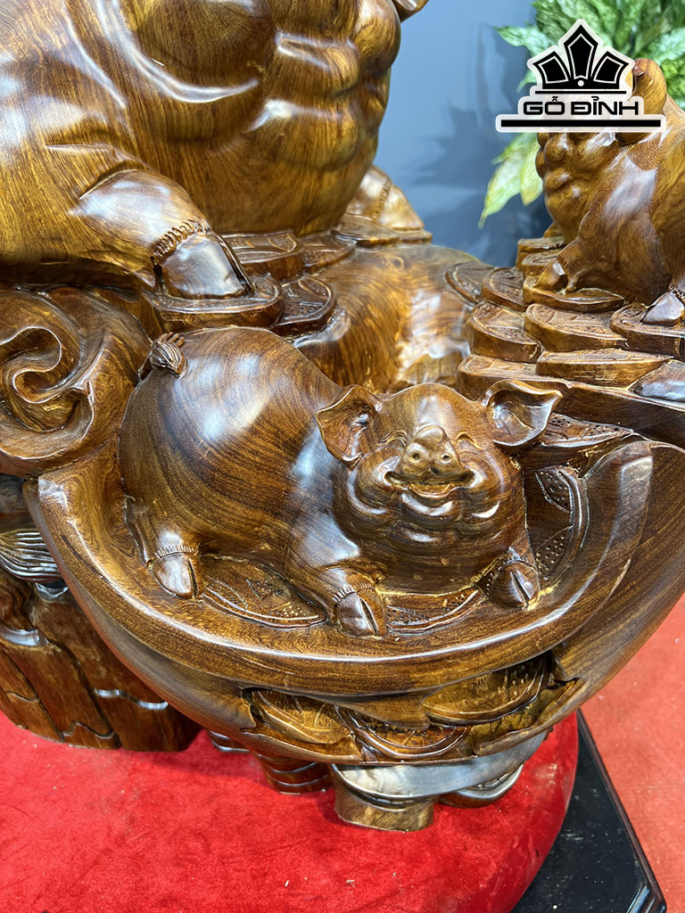 tuong-gia-dinh-heo-go-huong-cao-64-ngang-65-sau-45-cm-435460