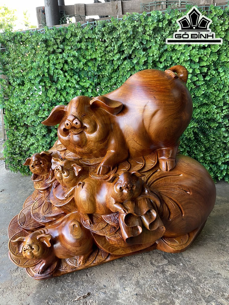 tuong-heo-mau-tu-tai-loc-go-huong-cao-56-ngang-70-sau-50-cm-435813