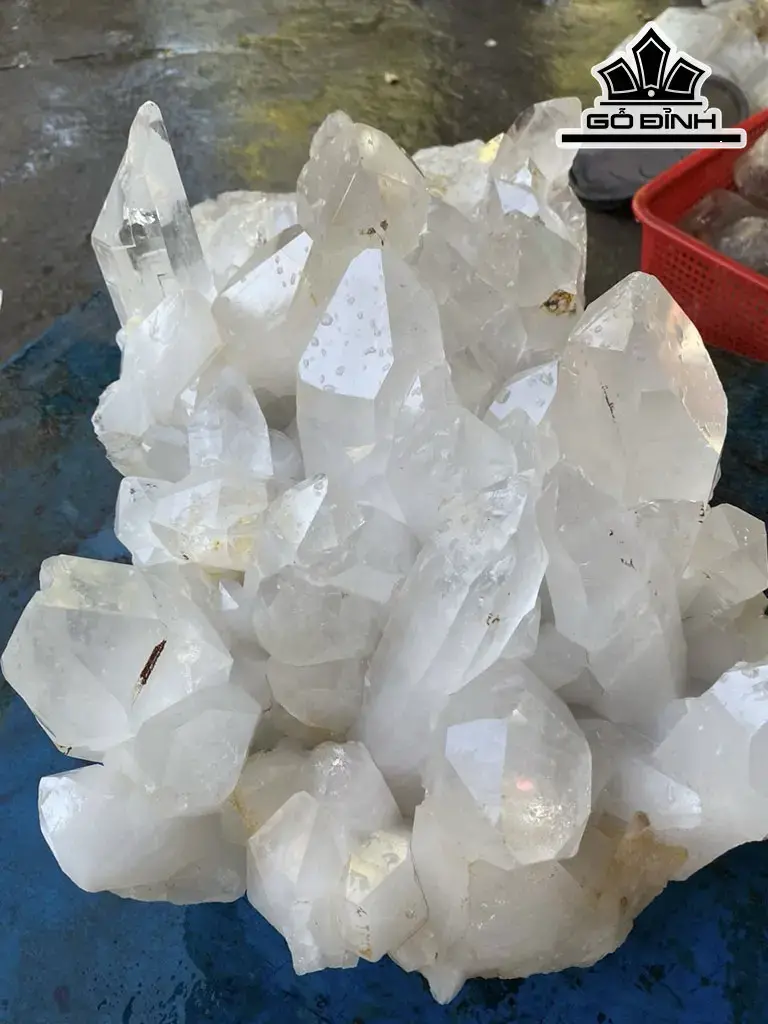 tac-pham-da-thach-anh-trang-chop-trong-ngang-48-sau-25-cm-17kg-437151