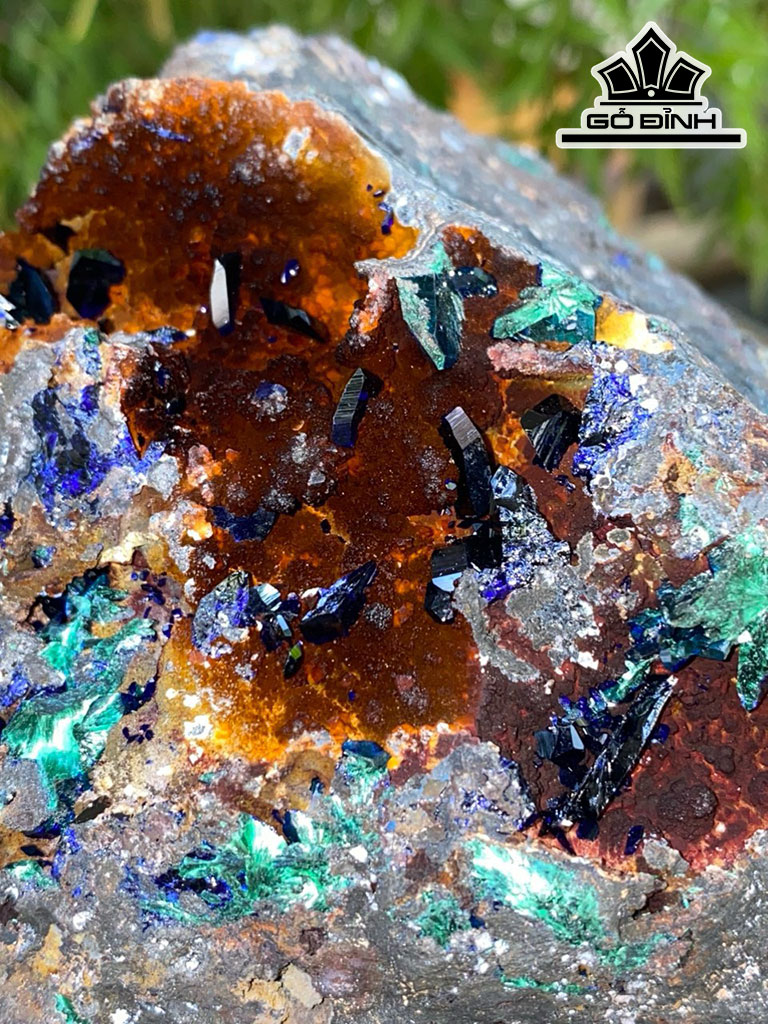 tinh-the-da-azurite-cao-25-cm-82kg-437170
