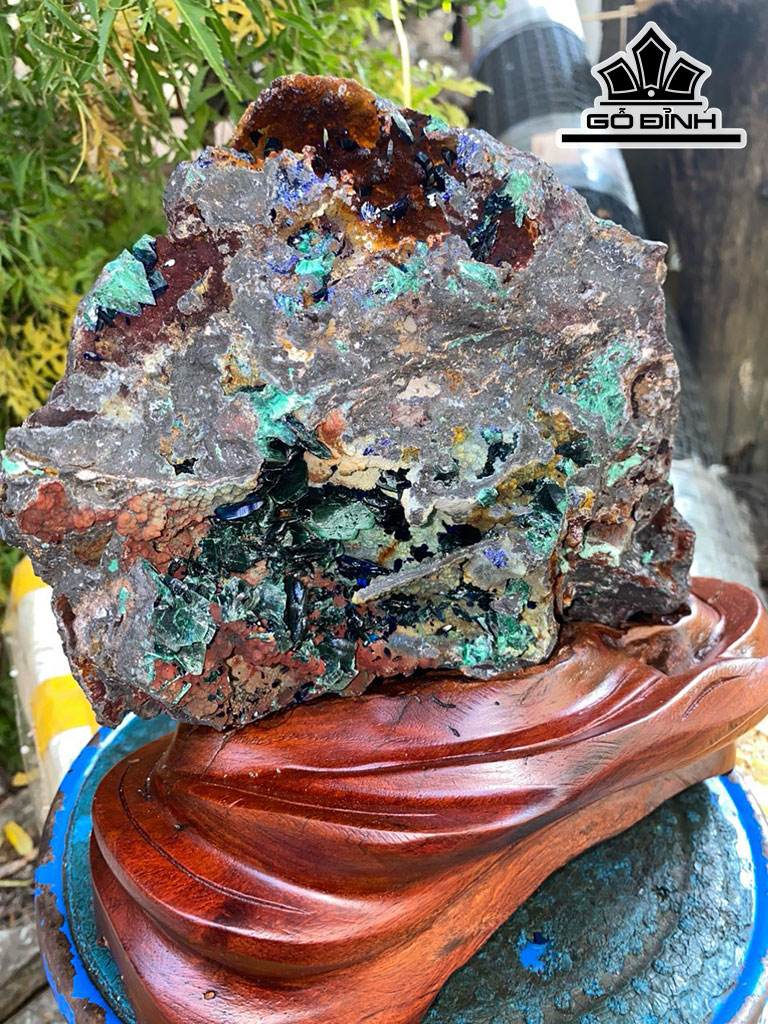 tinh-the-da-azurite-cao-25-cm-82kg-437172