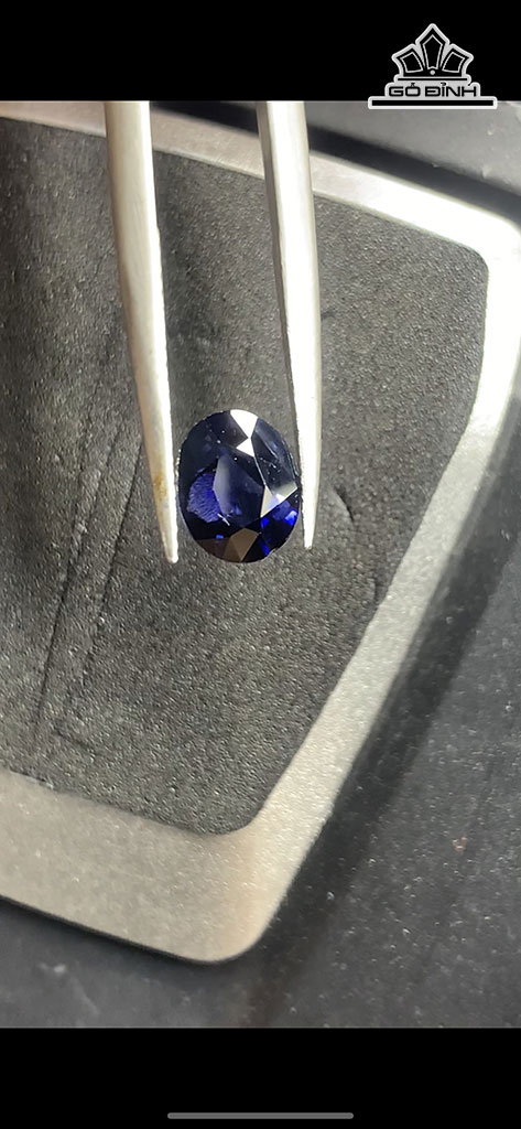 Viên Đá Sapphire Cao 6,8 Ngang 5,5 Sâu 3,3 (mm) 1,1cts