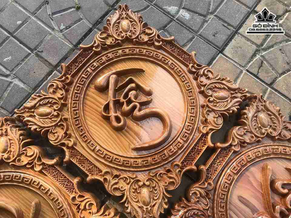 Tranh-Chu-Tam-Tri-Nhan-go-du-sam-