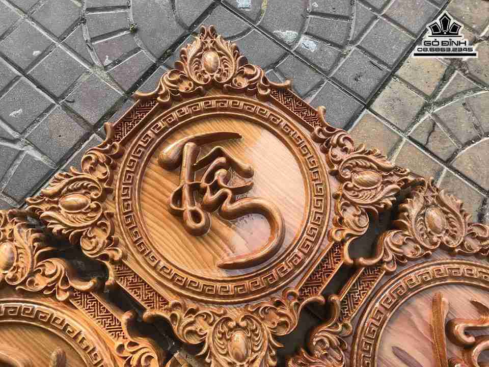 Tranh-Chu-Tam-Tri-Nhan-go-du-sam-