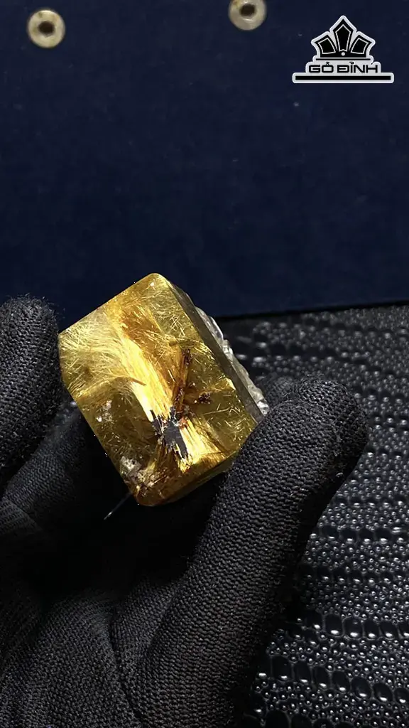 Ấn Rồng Hoa Thị 6 Cánh Đá Thạch Anh Tóc Vàng Cao 56 Ngang 36 Sâu 26 (mm) 94,9g