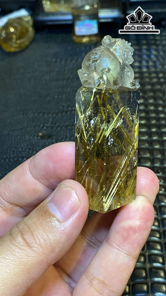 Ấn Tỳ Hưu Đá Thạch Anh Tóc Vàng Cao 66 Ngang 21 Sâu 15,6 (mm) 50,6g