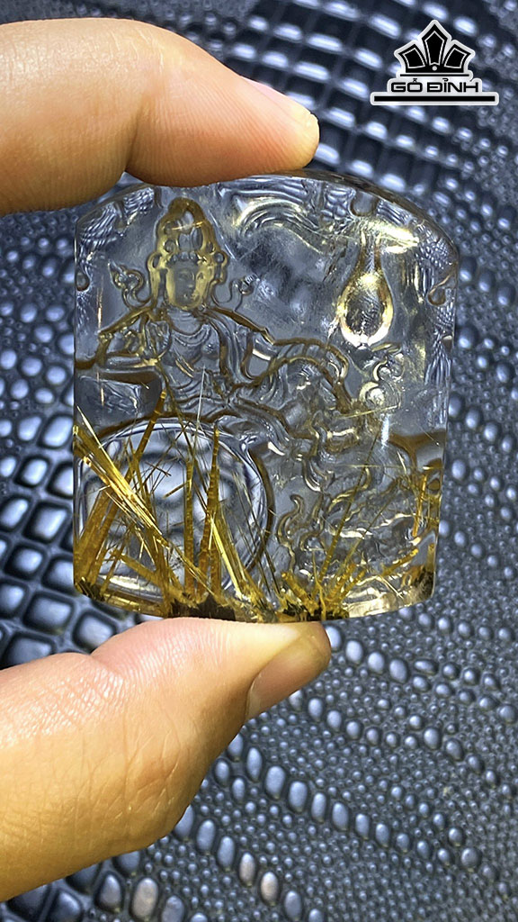 Mặt Dây Chuyền Quan Âm Cưỡi  Rồng Đá Thạch Anh Tóc Vàng Cao 51 Ngang 41,8 Sâu 13 (mm) 58,5g