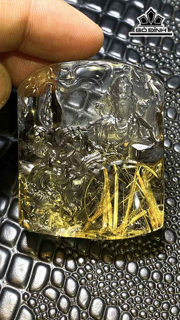 Mặt Dây Chuyền Quan Âm Cưỡi  Rồng Đá Thạch Anh Tóc Vàng Cao 51 Ngang 41,8 Sâu 13 (mm) 58,5g