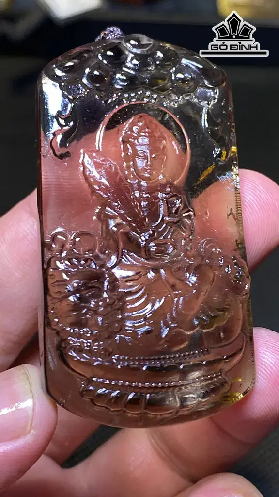 Mặt Dây Chuyền Văn Thù Bồ Tát Đá Thạch Anh Tóc Vàng Cao 60 Ngang 33,6 Sâu 13,5 (mm) 50g