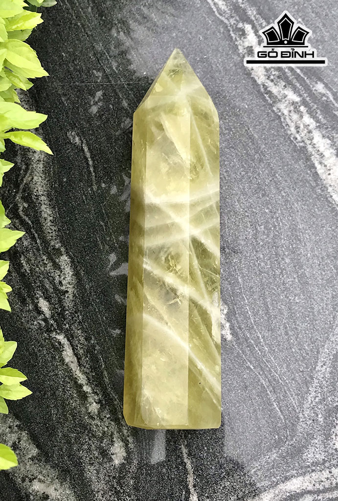 Tác Phẩm Nhất Trụ Linh Khí Đá Thạch Anh Vàng Cao 28 Ngang 7 Sâu 6 (cm) 1,7kg