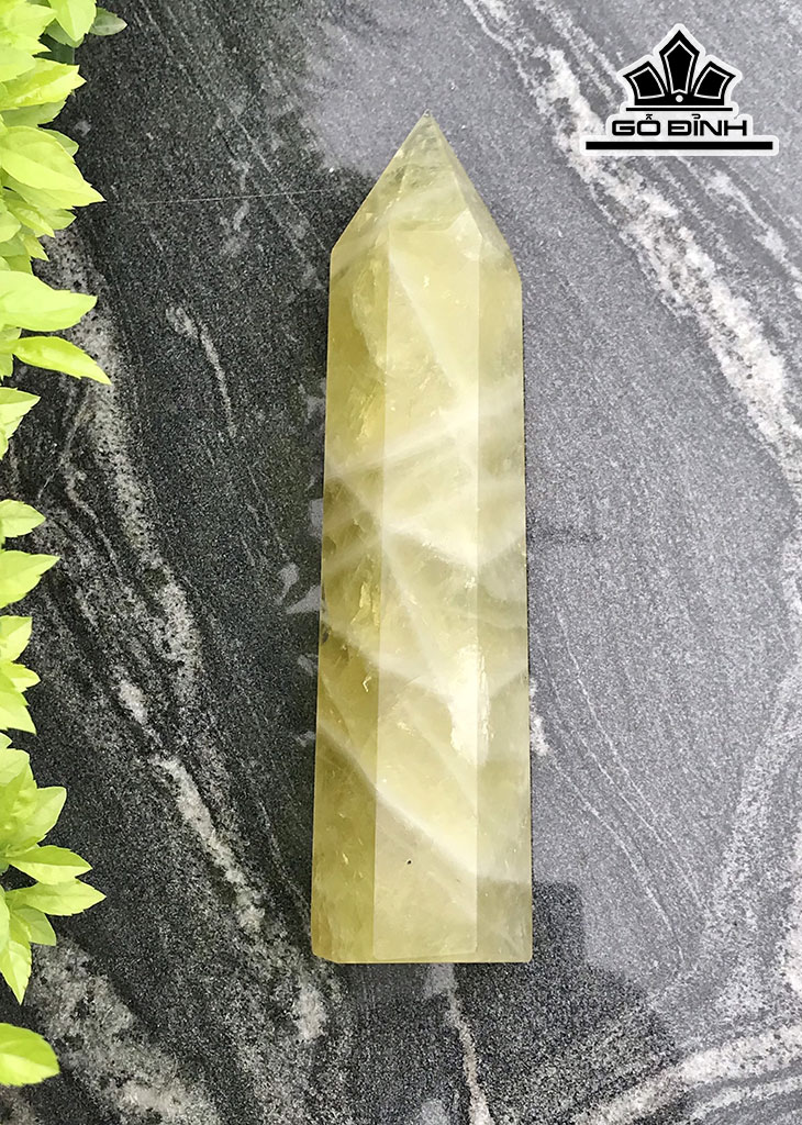 Tác Phẩm Nhất Trụ Linh Khí Đá Thạch Anh Vàng Cao 28 Ngang 7 Sâu 6 (cm) 1,7kg