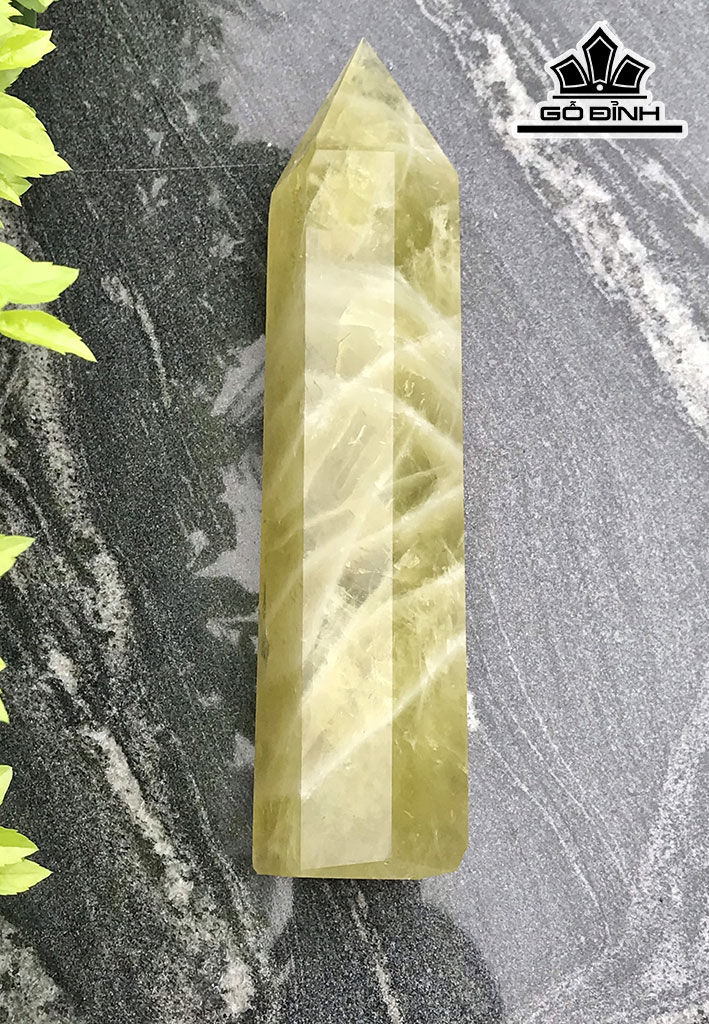 Tác Phẩm Nhất Trụ Linh Khí Đá Thạch Anh Vàng Cao 28 Ngang 7 Sâu 6 (cm) 1,7kg
