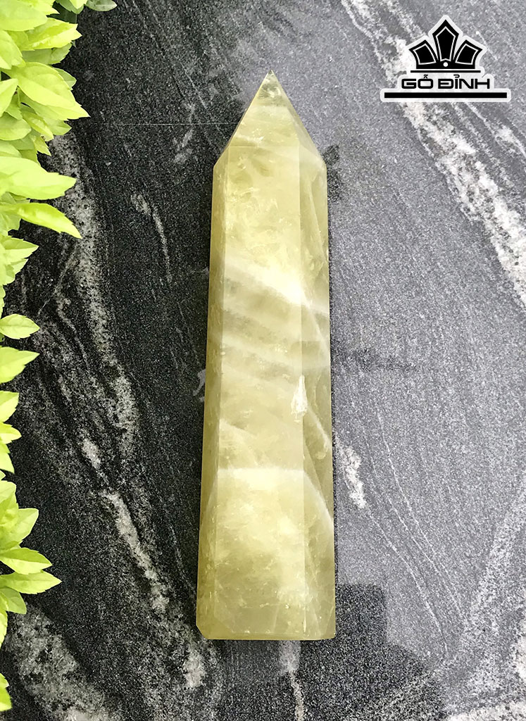 Tác Phẩm Nhất Trụ Linh Khí Đá Thạch Anh Vàng Cao 28 Ngang 7 Sâu 6 (cm) 1,7kg