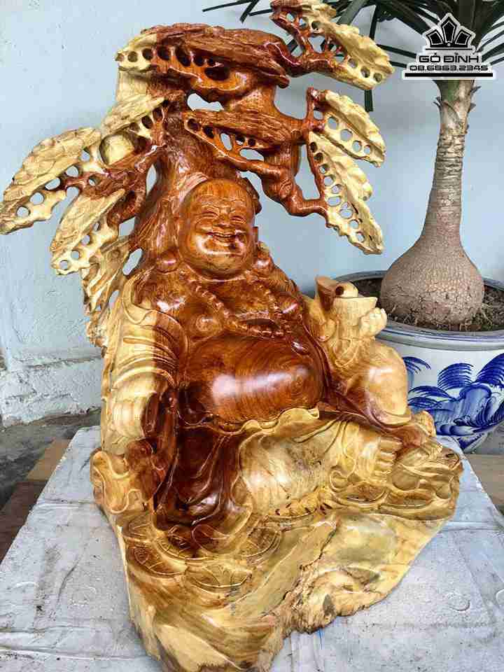 Tuong-Phat-Di-Lac-Ngoi-Goc-Tung-go-huong