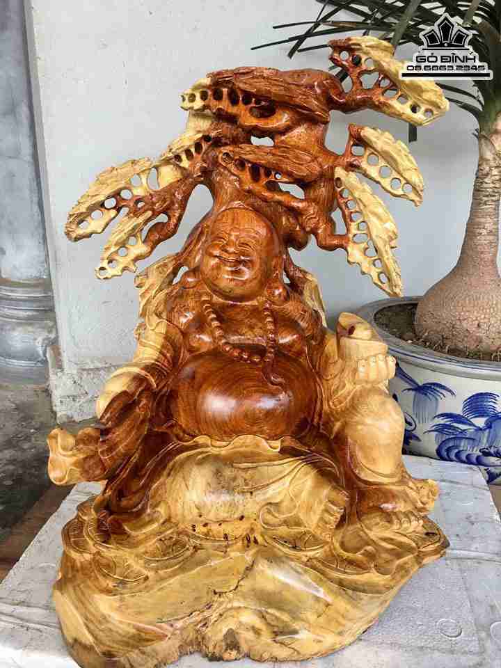 Tuong-Phat-Di-Lac-Ngoi-Goc-Tung-go-huong